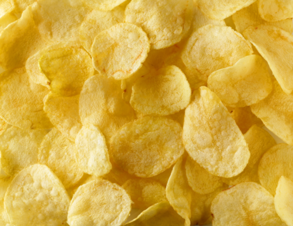 Papas de paquete en forma de chips.